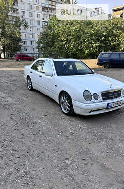 Седан Mercedes-Benz E-Class 1998 в Харкові