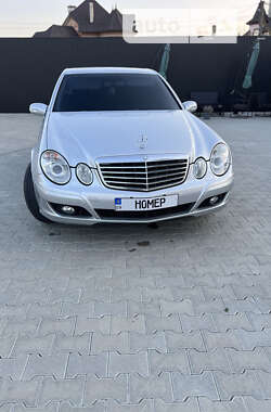 Седан Mercedes-Benz E-Class 2005 в Кельменцях