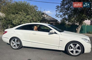 Купе Mercedes-Benz E-Class 2011 в 