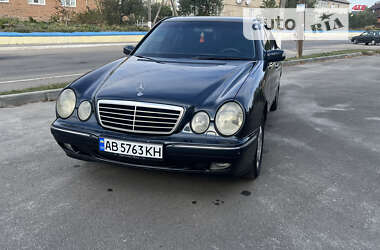 Седан Mercedes-Benz E-Class 1999 в Липовці