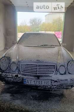 Седан Mercedes-Benz E-Class 1997 в Кременце