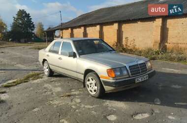 Седан Mercedes-Benz E-Class 1987 в Маневичах