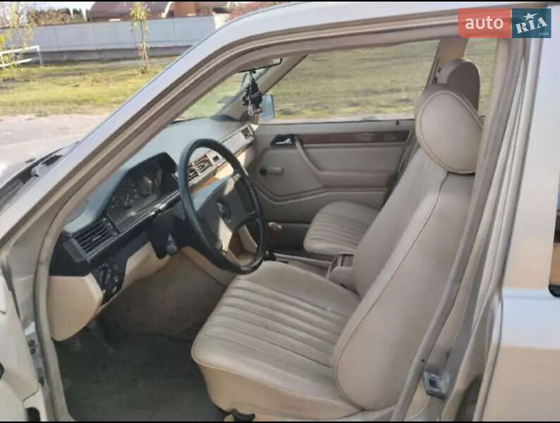 Седан Mercedes-Benz E-Class 1987 в Маневичах фото 5 Седан Mercedes-Benz E-Class 1987 в Маневичах