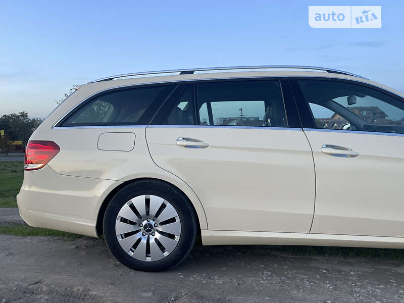 Универсал Mercedes-Benz E-Class 2013 в Черновцах