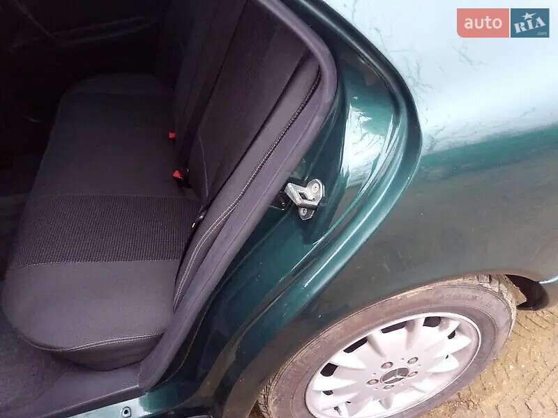 Седан Mercedes-Benz E-Class 1999 в Одессе