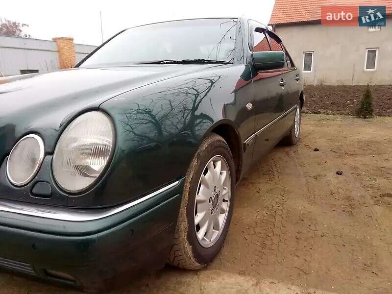 Седан Mercedes-Benz E-Class 1999 в Одессе
