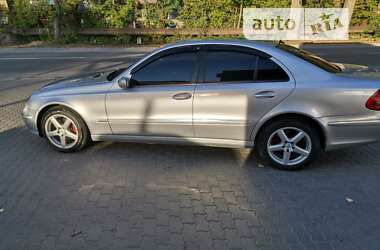 Седан Mercedes-Benz E-Class 2002 в 