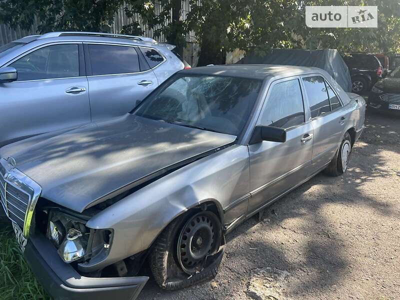 Седан Mercedes-Benz E-Class 1989 в Одесі