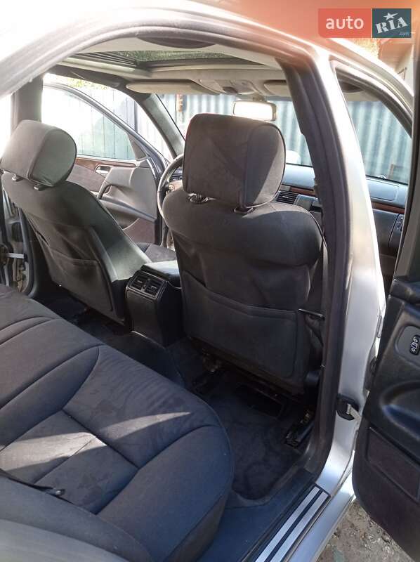 Седан Mercedes-Benz E-Class 1997 в Черновцах