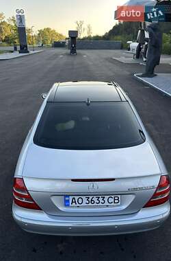 Седан Mercedes-Benz E-Class 2004 в 