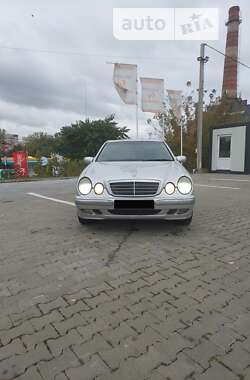 Седан Mercedes-Benz E-Class 2001 в Черновцах