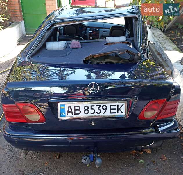 Седан Mercedes-Benz E-Class 1995 в Виннице