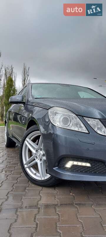 Седан Mercedes-Benz E-Class 2009 в Измаиле