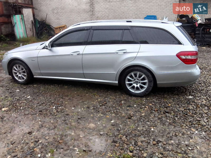 Универсал Mercedes-Benz E-Class 2010 в Рахове