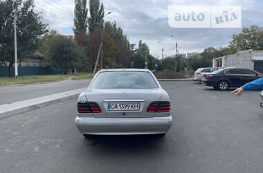 Седан Mercedes-Benz E-Class 2001 в Черкасах