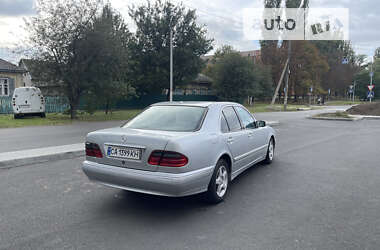 Седан Mercedes-Benz E-Class 2001 в Черкасах