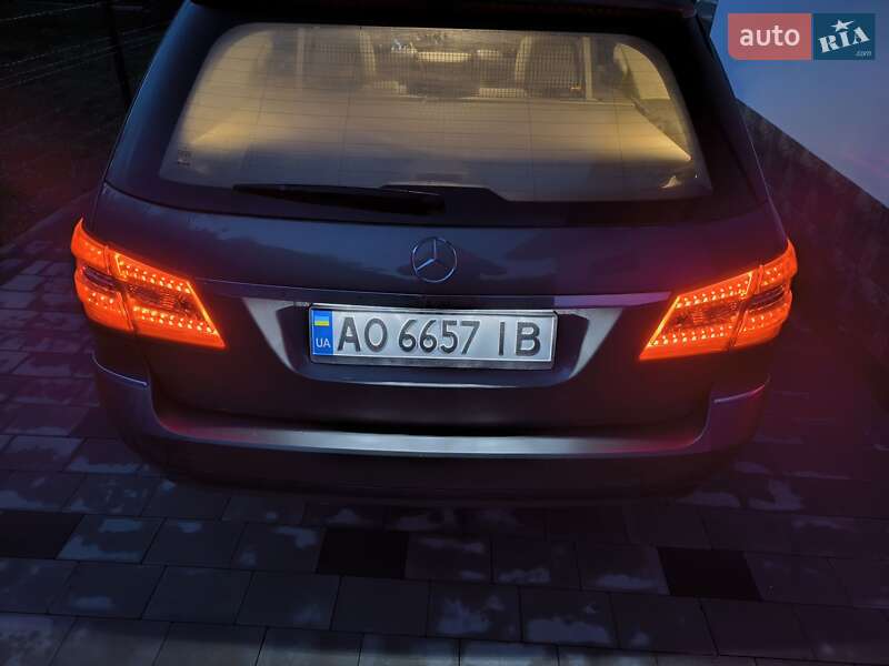 Універсал Mercedes-Benz E-Class 2012 в Сваляві
