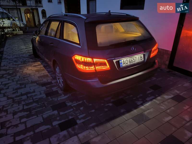 Універсал Mercedes-Benz E-Class 2012 в Сваляві