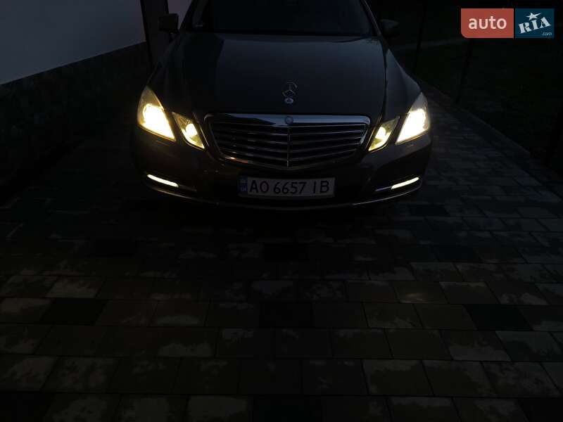 Універсал Mercedes-Benz E-Class 2012 в Сваляві
