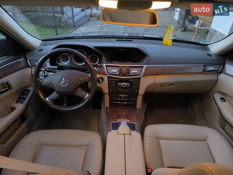 Універсал Mercedes-Benz E-Class 2012 в Сваляві