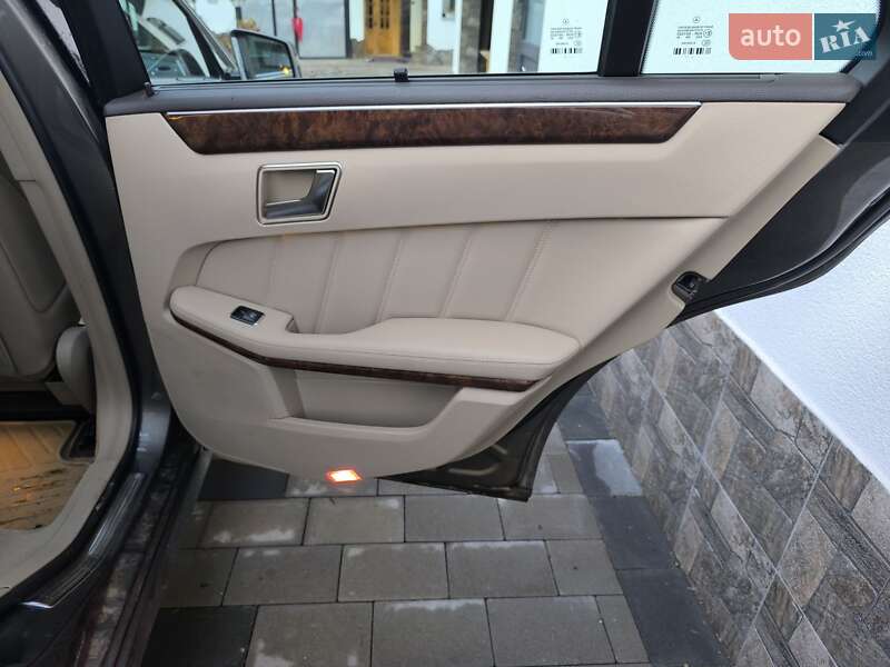Універсал Mercedes-Benz E-Class 2012 в Сваляві