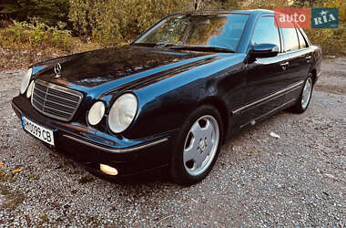 Седан Mercedes-Benz E-Class 2000 в Киеве