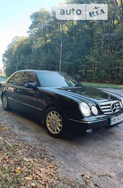 Седан Mercedes-Benz E-Class 2001 в Вінниці