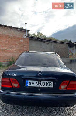 Седан Mercedes-Benz E-Class 1997 в Виннице