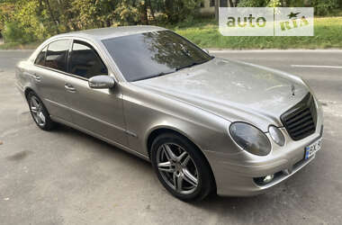 Седан Mercedes-Benz E-Class 2004 в Києві