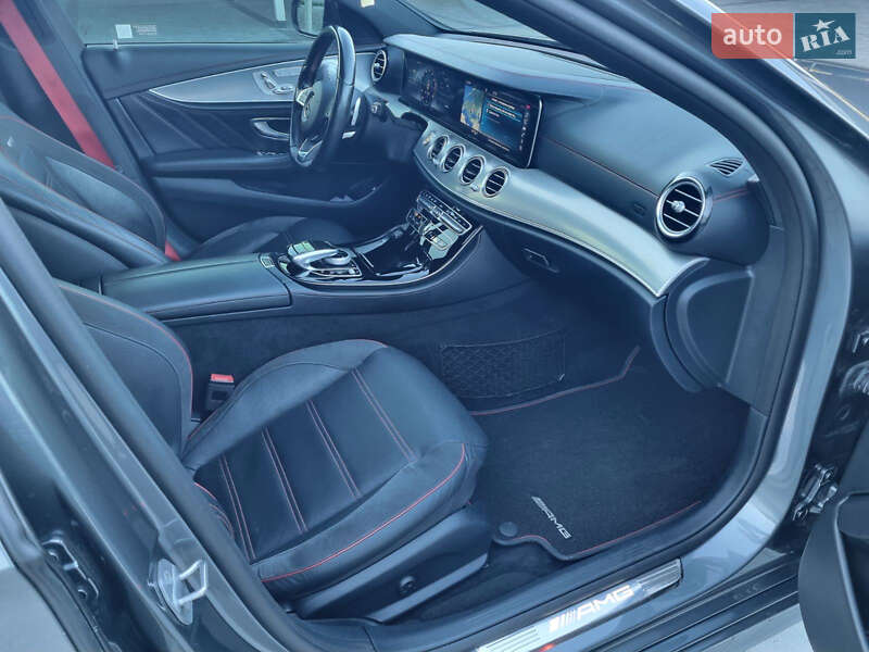 Седан Mercedes-Benz E-Class 2017 в Києві