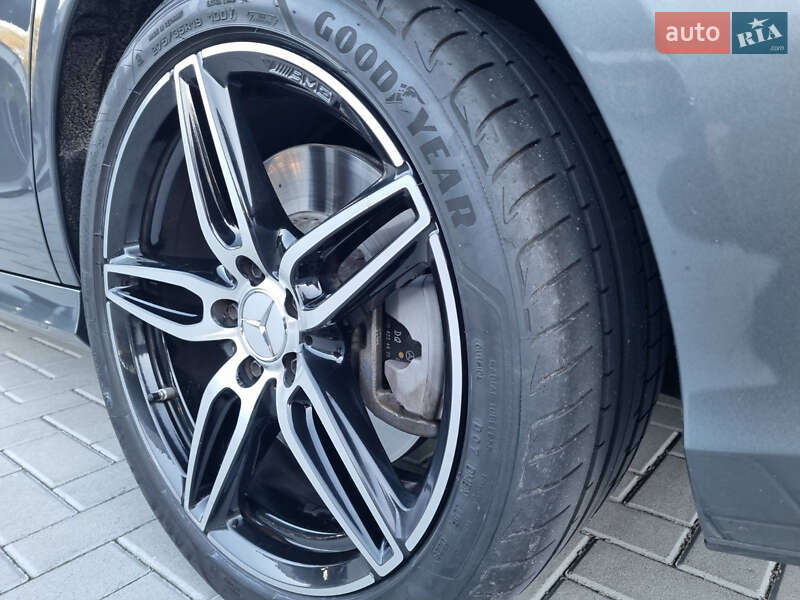 Седан Mercedes-Benz E-Class 2017 в Києві