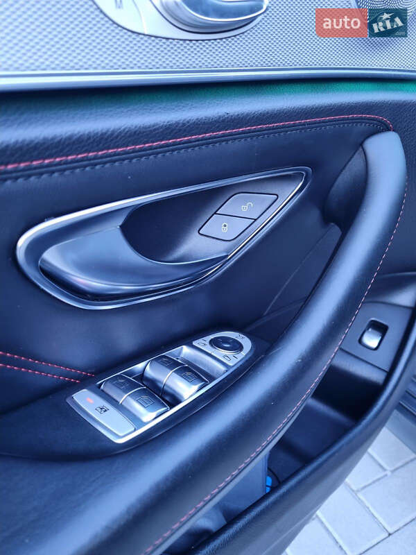 Седан Mercedes-Benz E-Class 2017 в Києві