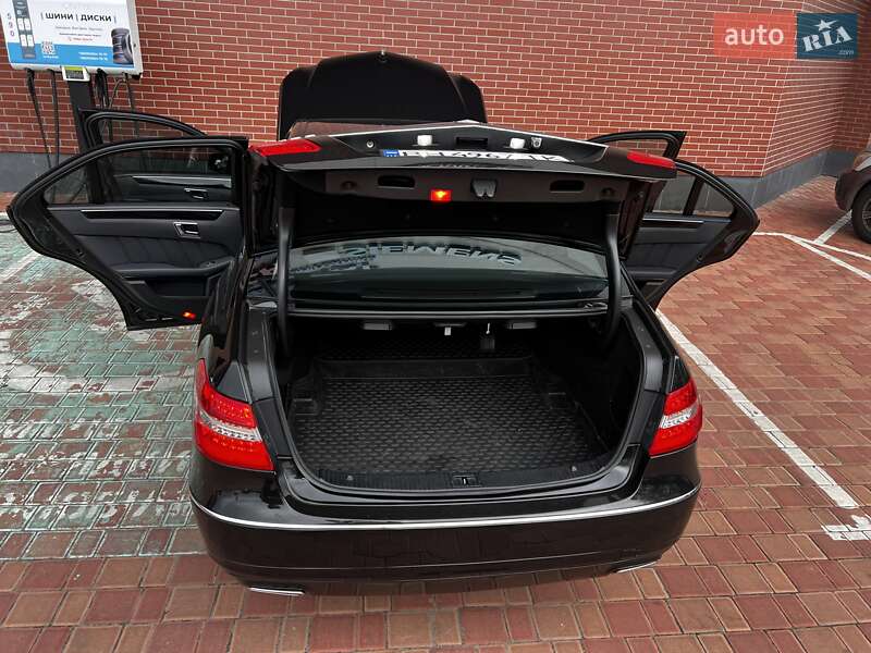 Седан Mercedes-Benz E-Class 2012 в Одессе