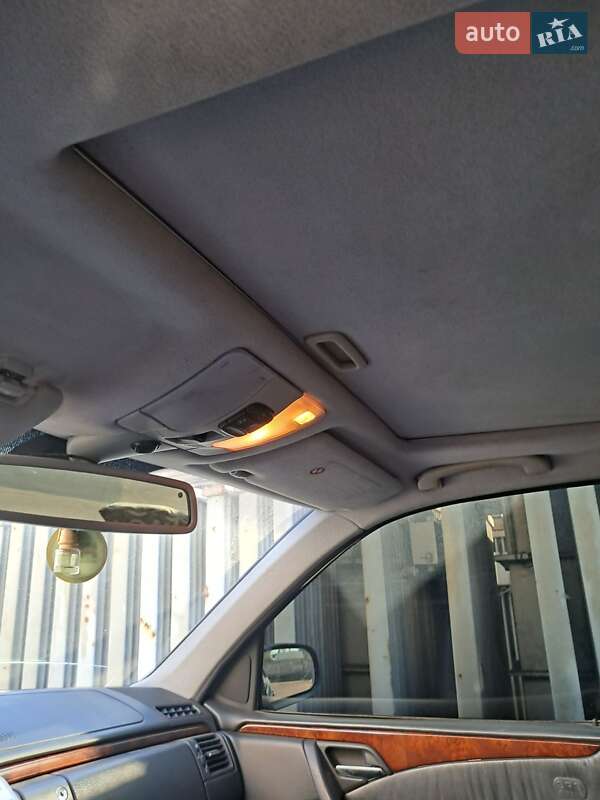 Седан Mercedes-Benz E-Class 2001 в Виннице