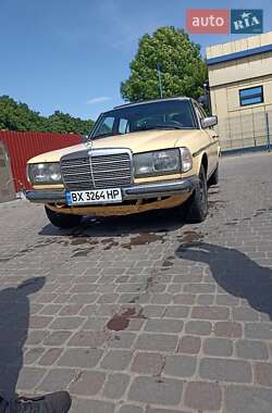 Седан Mercedes-Benz E-Class 1978 в 