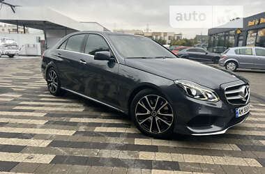 Седан Mercedes-Benz E-Class 2015 в Ужгороді