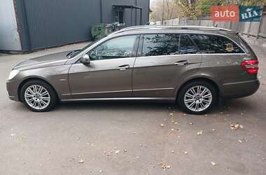 Универсал Mercedes-Benz E-Class 2011 в 