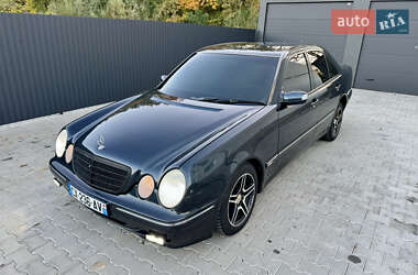 Седан Mercedes-Benz E-Class 2000 в Черновцах