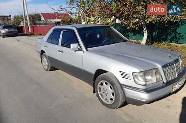 Седан Mercedes-Benz E-Class 1995 в Городке