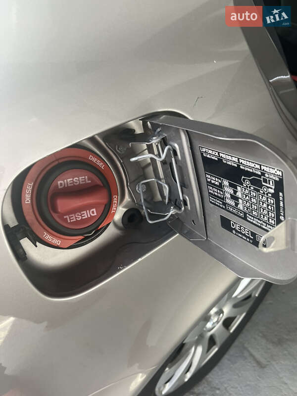 Седан Mercedes-Benz E-Class 2006 в Вижнице