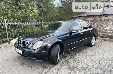 Седан Mercedes-Benz E-Class 2004 в Львове