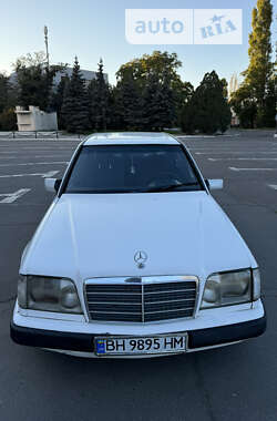 Седан Mercedes-Benz E-Class 1985 в Чорноморську