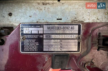 Седан Mercedes-Benz E-Class 1993 в 