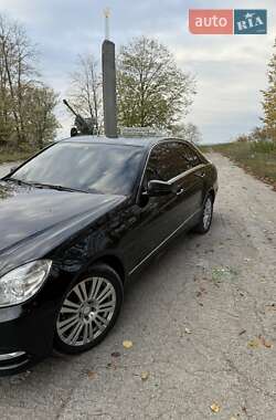 Седан Mercedes-Benz E-Class 2011 в Кельменцях