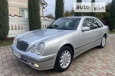 Седан Mercedes-Benz E-Class 2000 в Бучачі