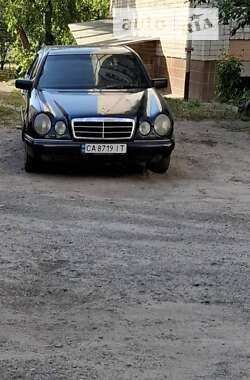 Седан Mercedes-Benz E-Class 1996 в Черкассах