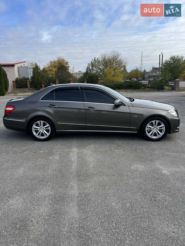 Седан Mercedes-Benz E-Class 2012 в Кропивницькому