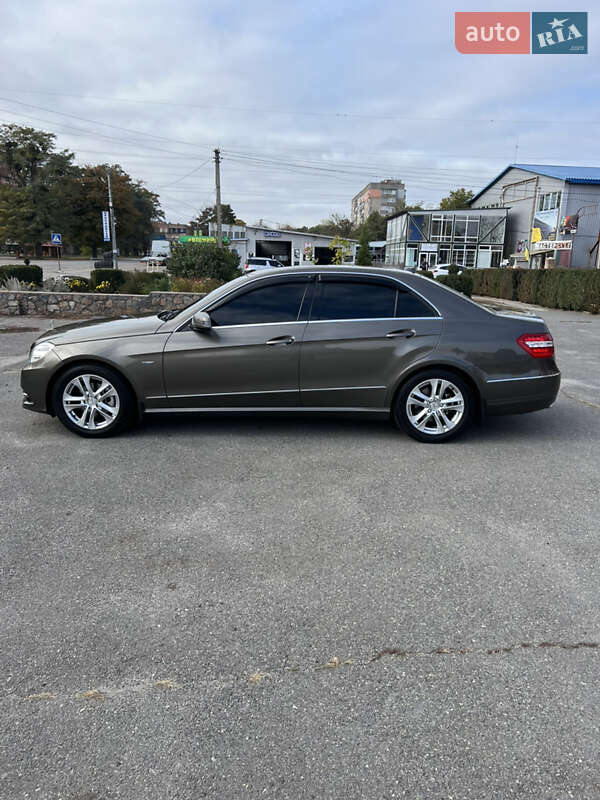 Седан Mercedes-Benz E-Class 2012 в Кропивницькому