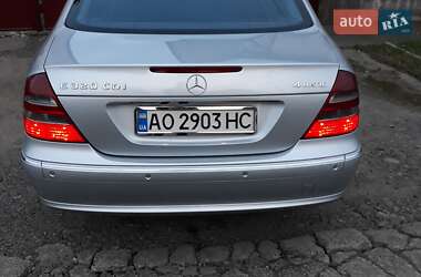 Седан Mercedes-Benz E-Class 2005 в Хусте