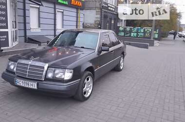 Седан Mercedes-Benz E-Class 1993 в Луцке